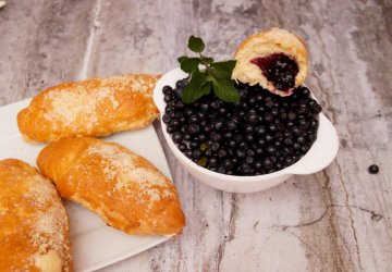 Bezglutenowe jagodzianki ze świeżych jagód od Putki