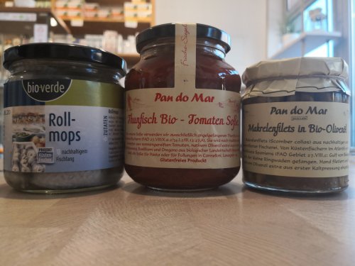 Ekologiczne warzywa, ryby, przetwory, pasty vege